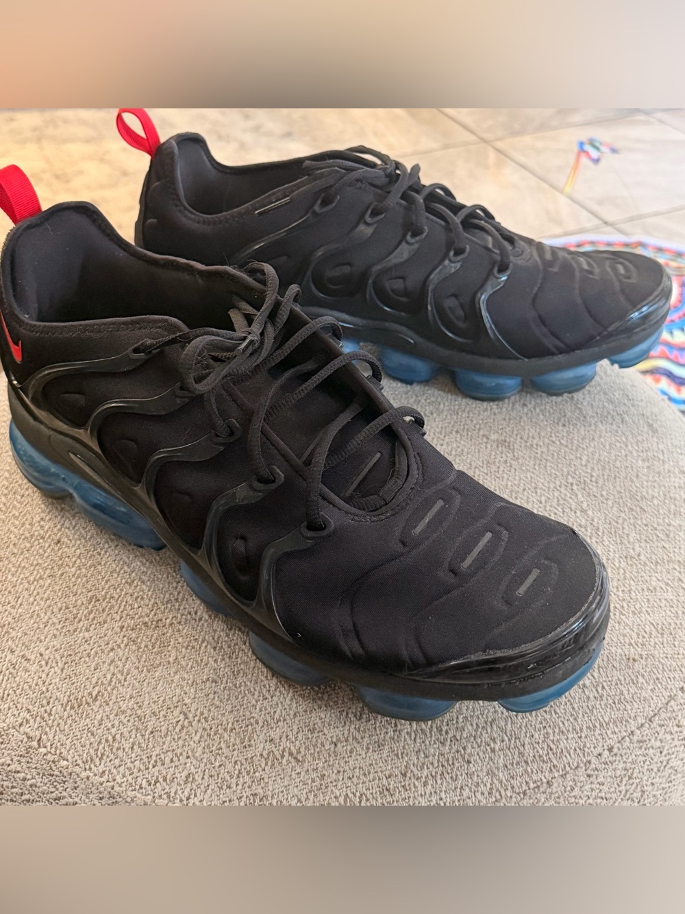 Nike Men’s Black VaporMax plus Running Shoes with Blue Sole